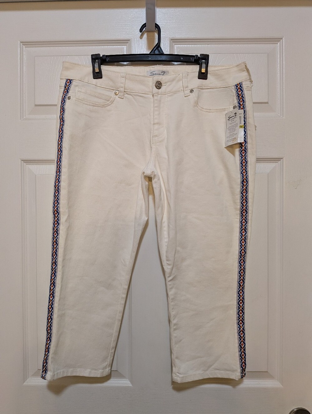 NEW Seven7 White Capri Jeans 14